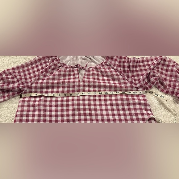 Cato Women’s Checkered Red and White Blouse with Key Hole Cut Out Size Large - Picture 5 of 10